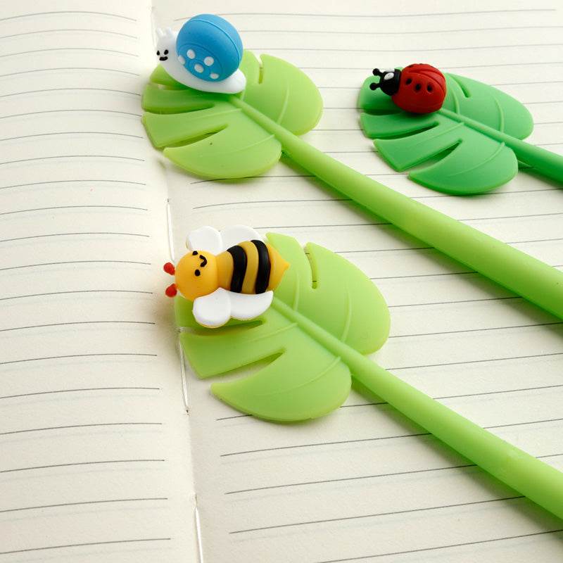 Botanical Gardens Bumble Bee, Ladybird & Snail Leaf Fine Tip Pen - Gift Arch