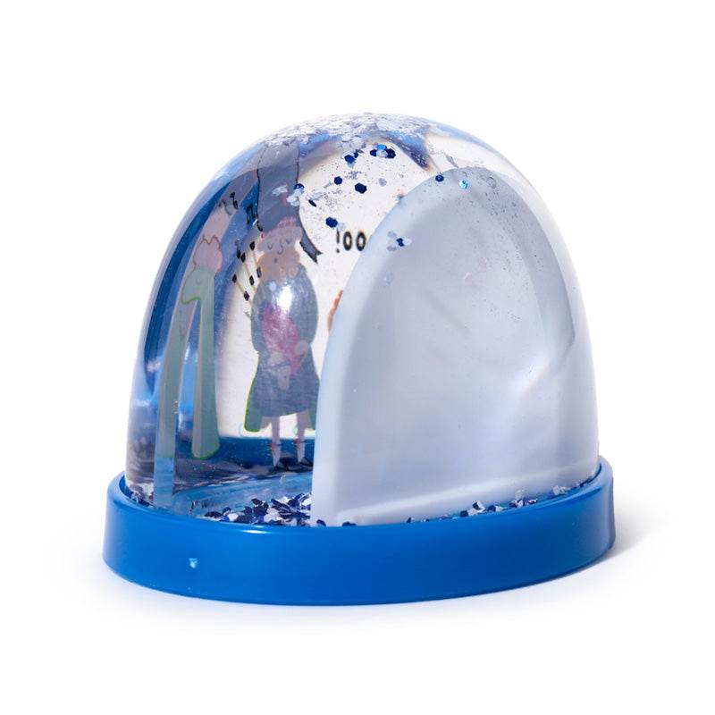 Scotland Souvenir Medium Glitter Snow Storm - Gift Arch