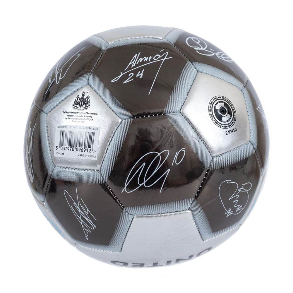 Newcastle United FC Sig 26 Skill Ball - Gift Arch